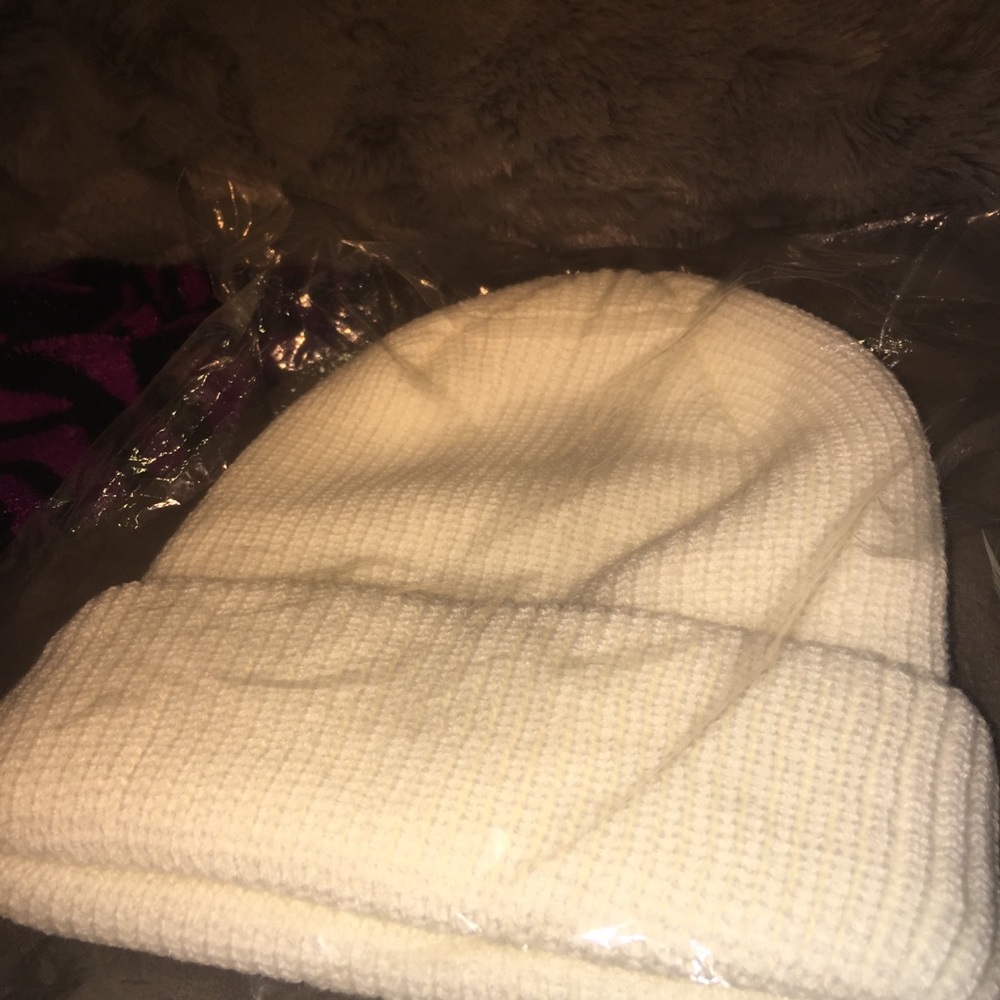 FTP (Limited Edition White) Beanie w/ logo - Picture 3 of 3